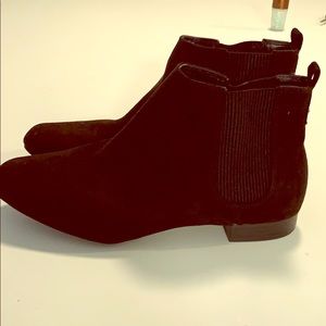 Women’s black ankle boots size 9.5